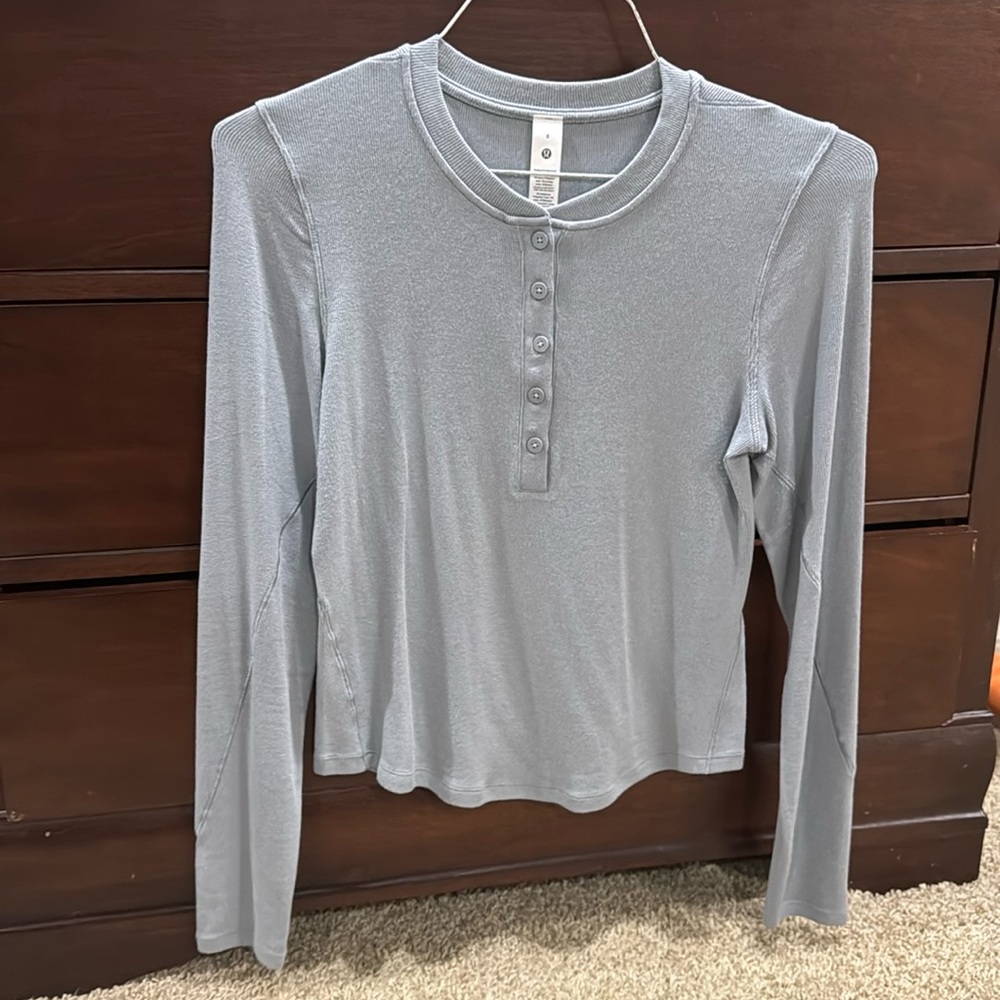Lululemon hold tight Long Sleeve Henley